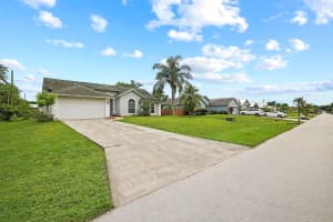 562 SW Badger Ter, Port Saint Lucie, FL 34953 Sold 11/21/25