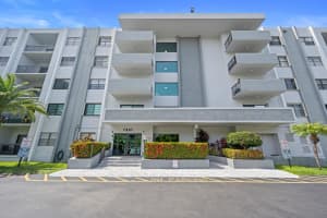 1301 NE 7th St 113, Hallandale Beach, FL 33009 - MLS#F10512793