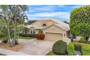 2963 W Orchard Cir, Davie
