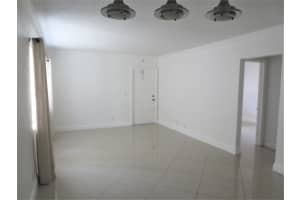 2607 NE 8th Ave 20, Wilton Manors, FL 33334 Sold 08/26/25
