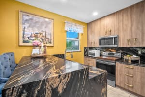 2474 NE 4th St, Homestead, FL 33033 Sold 08/22/25