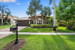 19923 Dinner Key Dr, Boca Raton, FL 33498 - MLS#F10513048