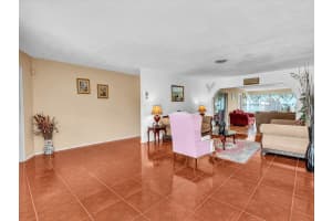 4220 NW 49th Ave, Lauderdale Lakes, FL 33319 - MLS#F10513079