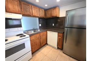 2800 Nw 56th Ave E303, Lauderhill