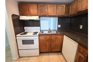 2800 NW 56th Ave E303, Lauderhill, FL 33313 - MLS#F10513087
