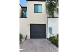 2182 NW 6 0, Fort Lauderdale, FL 33311 - MLS#F10513199