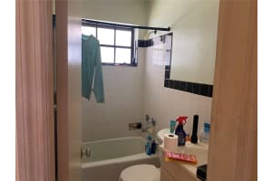 38 NE 29th St, Wilton Manors, FL 33334 Sold 09/16/25