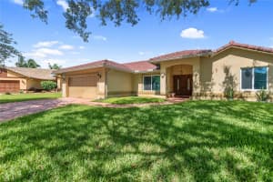 5392 Sw 11th St, Plantation