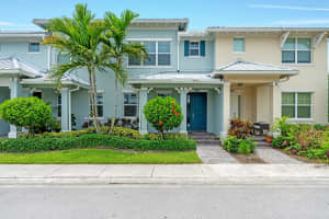 1190 Eucalyptus Drive 5, Hollywood