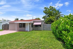 2071 NE 180th St, North Miami Beach, FL 33162 - MLS#F10513334