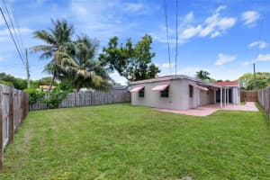 2071 NE 180th St, North Miami Beach, FL 33162 - MLS#F10513334