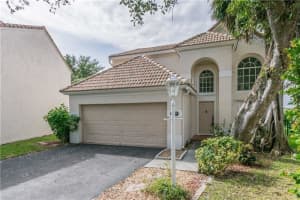 7722 Hibiscus Ln, Coral Springs
