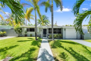 15 NE 17th Ave, Pompano Beach, FL 33060 Sold 08/15/25