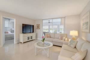 15 Willowbrook Ln 101, Delray Beach, FL 33446 Sold 09/29/25