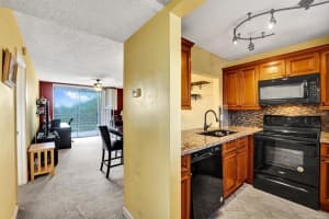 9230 Lagoon Pl 406, Davie, FL 33324 - MLS#F10513428