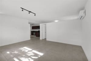 MLS# F10513457, Hollywood, Florida 33020