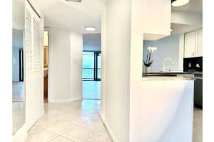 117 Lake Emerald Dr 205, Oakland Park, FL 33309 Sold 11/14/25