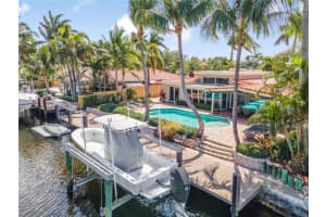 330 SE 14th Ave, Pompano Beach, FL 33060 Sold 10/31/25