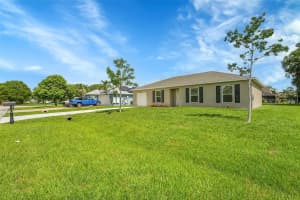 2457 SE Tracy Ave, Port St Lucie, FL 34952 - MLS#F10513504