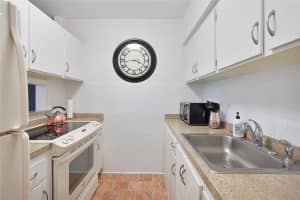 1000 SW 10th Ave 22, Hallandale Beach, FL 33009 - MLS#F10513531