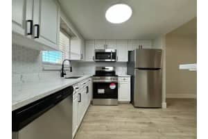 809 W Oakland Park Blvd J10, Oakland Park