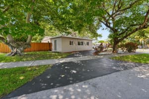 1520 SW 47th Ter, Fort Lauderdale, FL 33317 - MLS#F10513561