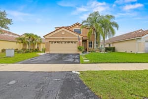695 Falling Water Rd, Weston