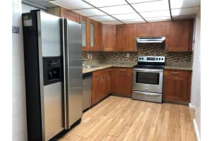20350 W Country Club Dr 102, Miami