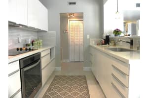 3800 Hillcrest Dr 722, Hollywood, FL 33021 Sold 08/13/25