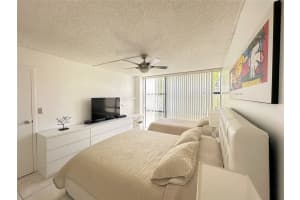 17021 N Bay Rd 321, Sunny Isles Beach