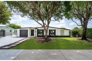 18101 NW 84th Ave, Hialeah, FL 33015 Sold 10/14/25