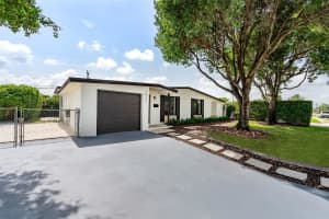 18101 NW 84th Ave, Hialeah, FL 33015 Sold 10/14/25