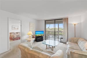 900 Colony Point Cir 511, Pembroke Pines, FL 33026 - MLS#F10513722