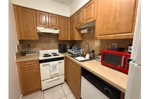 2607 NE 8th Ave 22, Wilton Manors, FL 33334 - MLS#F10513749