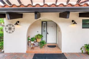 8104 Pine Cir 8104, Fort Lauderdale, FL 33321 Sold 10/02/25