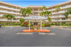 3960 Oaks Clubhouse Dr 510, Pompano Beach
