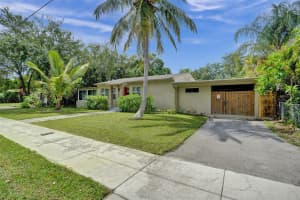 618 NE 35th St, Oakland Park, FL 33334 Sold 08/26/25