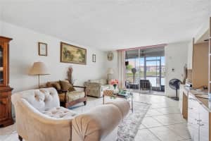 9221 Sunrise Lakes Boulevard, Sunrise, FL 33322 - MLS#F10513883