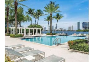 3205 Ne 184th St 9304, Aventura