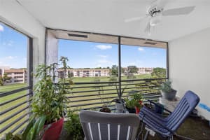 10145 Sunrise Lakes Blvd 406, Sunrise