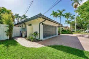 956 SE 10th Ct, Pompano Beach, FL 33060 - MLS#F10514083