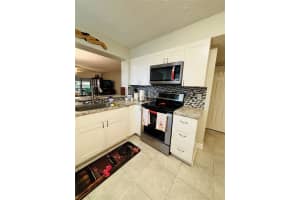 7213 Fairfax Dr 107, Fort Lauderdale, FL 33321 Sold 11/14/25