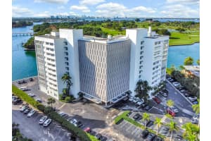 9100 W Bay Harbor Dr 3AE, Miami Beach, FL 33154 Sold 08/14/25