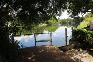 301 NW 38th St, Deerfield Beach, FL 33064 Sold 09/25/25