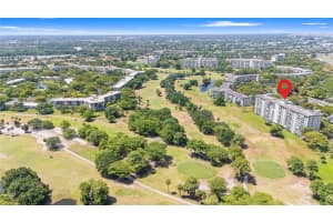 575 Oaks Ln 403 Pompano Beach, FL 33069 - Off Market