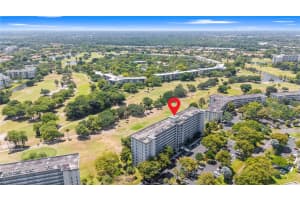 575 Oaks Ln 403 Pompano Beach, FL 33069 - Off Market