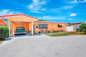 8501 NW 11th Ct, Pembroke Pines, FL 33024 - MLS#F10514279