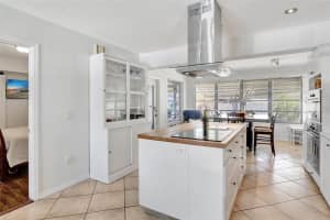 8501 NW 11th Ct, Pembroke Pines, FL 33024 - MLS#F10514279