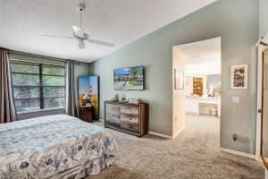 9117 Vineyard Lake Dr, Plantation, FL 33324 Sold 09/09/25