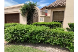 548 N Deer Creek Via Genova, Deerfield Beach, FL 33442 Sold 10/03/25